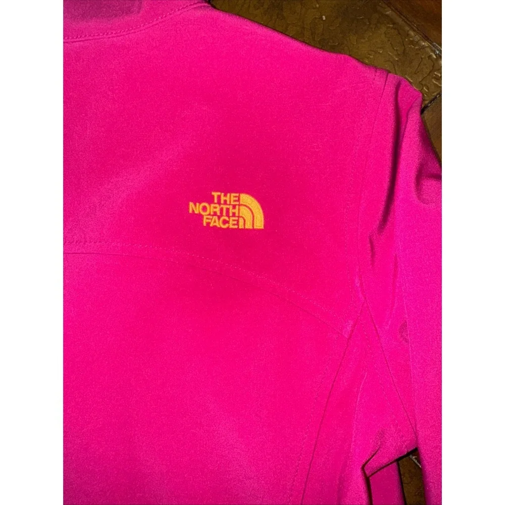 The North Face Womens Size Small Windwall Jacket Fuschia Pink